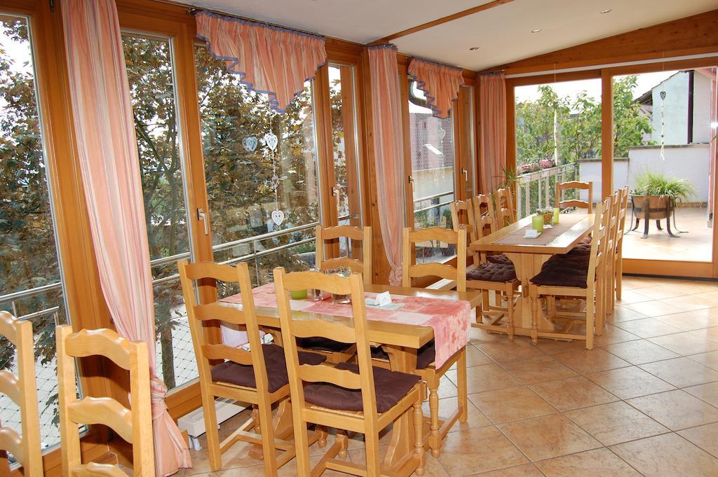 Landgasthof Jaegerstuebchen Neustadt an der Weinstrasse Exterior photo